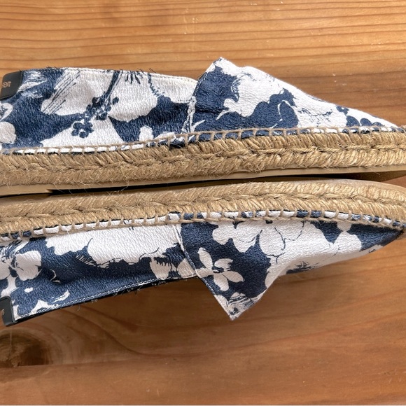 Saint Laurent Espadrille Hibiscus Blue and White - Picture 6 of 6